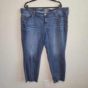 Torrid Feel the Fit Crop Boyfriend Vintage Stretch Jeans